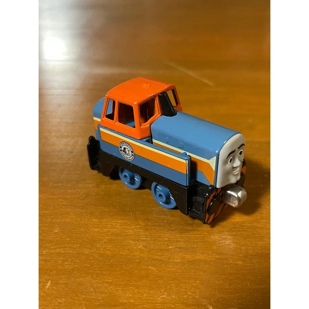 Thomas & Friends Take-n-Play Den‎ Diesel Engine Diecast Magnetic Train Toy